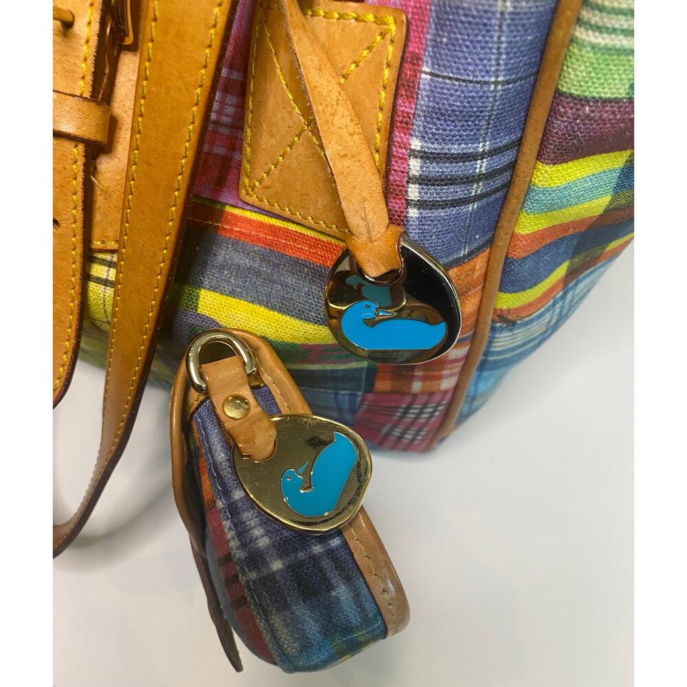 Dooney & Bourke Plaid Picnic Ants Tote & Matchin Wristlet W/O Wrist Strap - Picture 4 of 7